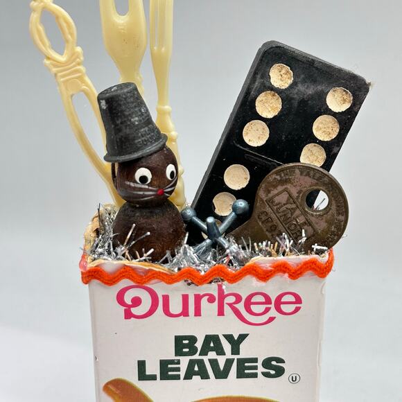 Thimble for a Good Girl- Assemblage Diorama Decor - MCM - Picture 4 of 8